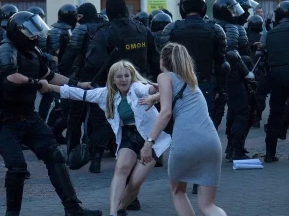 В Беларуси проходит Марш мира и независимости, есть первые столкновения