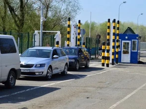 Угорщина оновила правила в’їзду для українців