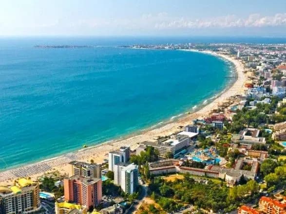 Подорожі у час пандемії: українцям дозволили в'їзд у Болгарію без тесту і карантину