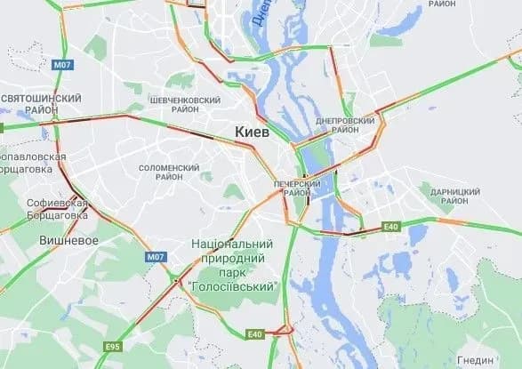 У свято Першого дзвоника центр та околиці столиці скували затори