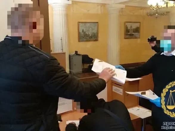 Посадовець та підприємець постануть перед судом за підозрою у заволодінні ділянкою Міноборони