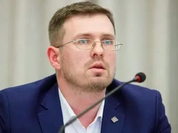 МОЗ готується до збору "антиковідної" плазми з українських донорів, хоч лікування нею все ще заборонене — Кузін