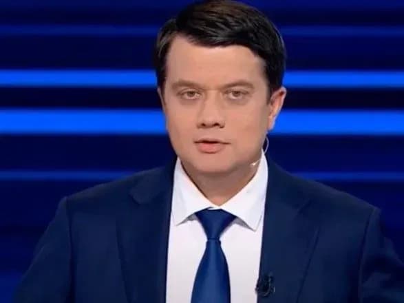 Перед місцевими виборами в Україні відставка уряду малоймовірна – Разумков