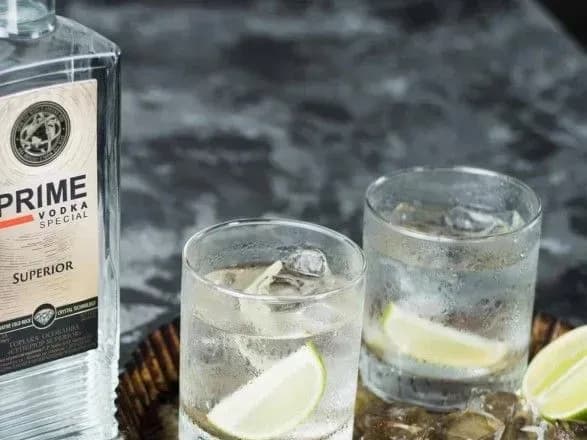 Вчені розповіли про користь алкоголю для літніх людей