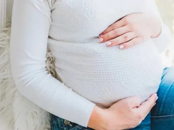 Кулеба про сурогатне материнство: будемо шукати гуманне і законне рішення