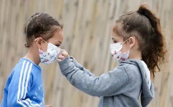 Серед педагогів і школярів у Києві на COVID-19 захворіли 276 осіб