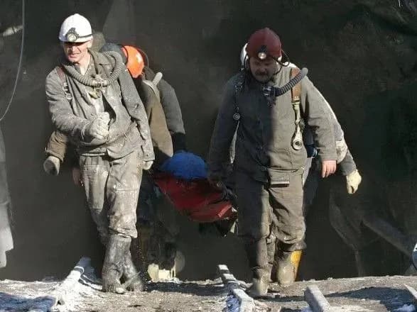 На російському Кузбасі стався обвал в шахті, є загиблі