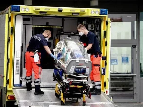 Кернеса доправили літаком до Німеччини: його стан стабільно важкий