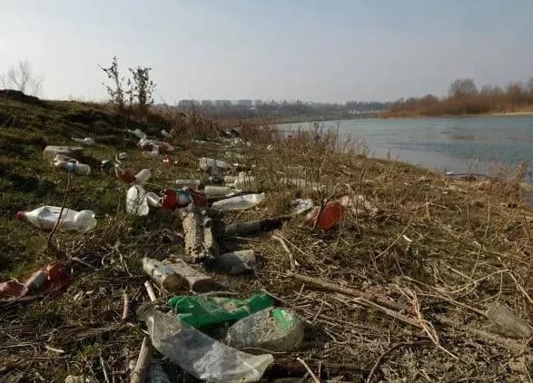 Завтра в Україні відбудеться "велике прибирання" берегів річок