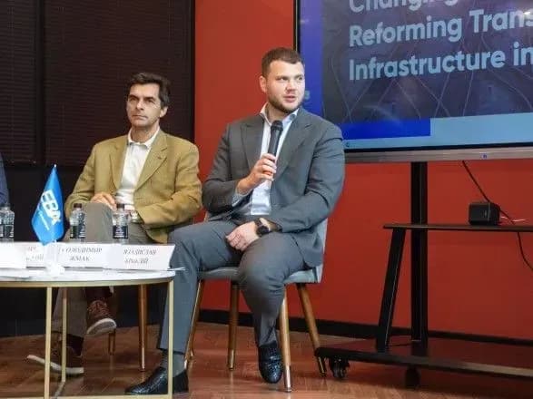 Договір про допуск приватних локомотивів до роботи на залізниці узгодять до кінця вересня – міністр