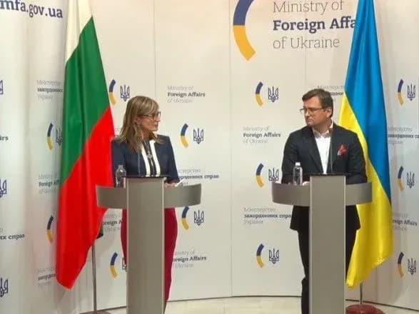 Очільниця МЗС Болгарії запросила Кулебу здійснити візит до Софії