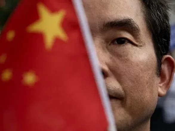 Китай відповів США за санкції щодо TikTok і WeChat