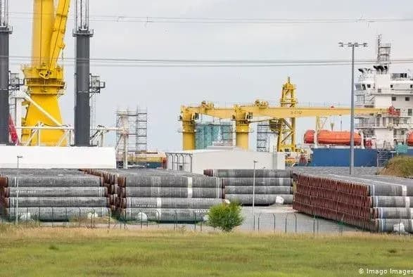 Заместитель Меркель не видит угрозы в  “Северном потоке — 2”