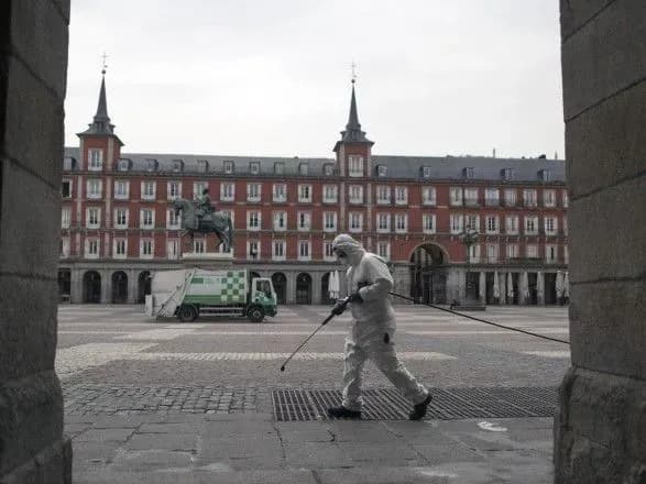 Пандемія: у Мадриді запровадили карантин для 850 тисяч мешканців через активний спалах COVID-19