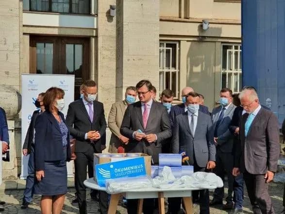 Кулеба з головою МЗС Угорщини Сіярто приїхали на Закарпаття