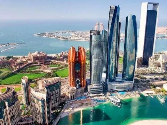 Ще один емірат ОАЕ зняв заборону на алкоголь