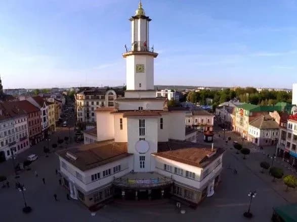 В Івано-Франківську після відкриття шкіл та садочків не фіксують приросту хворих на COVID-19