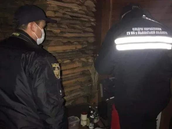 Вистрелила у двох своїх дітей, а потім - у себе: поліція розслідує трагедію на Львівщині