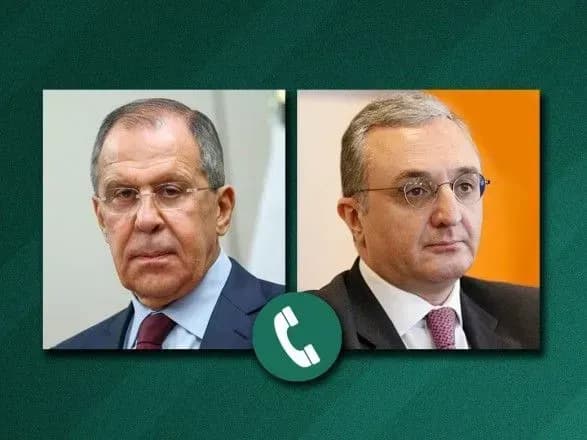 Россия и Армения искали выход из ситуации в Карабахе через свои МИД