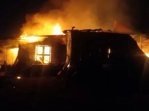 У Кривому Розі горів цех з переробки деревини