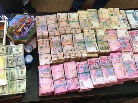 Около 36 млн грн наличными: разоблачен конвертцентр, который действовал как объединение граждан с инвалидностью