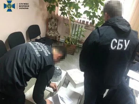 Неякісний ремонт техніки для ЗСУ: на Житомирщині посадовців оборонного заводу викрили на оборудці із держкоштами