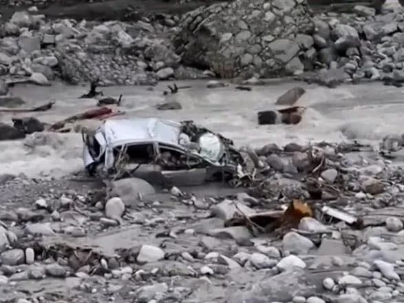 Через шторм у Франції тіла з кладовищ віднесло за кордон