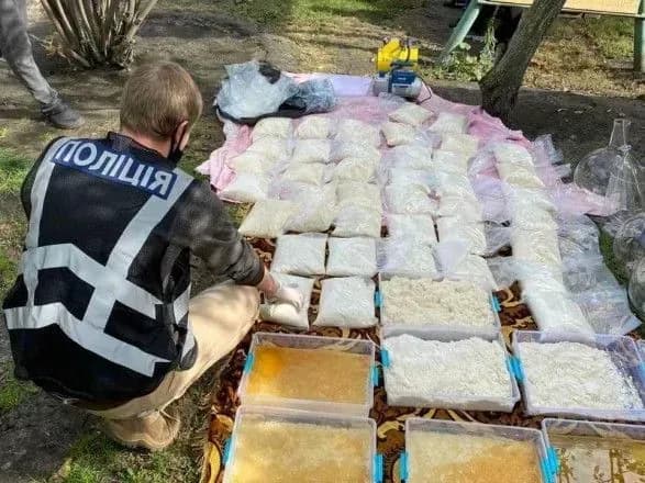 В Киевской области разоблачили мощную нарколабораторию, которая сбывала "товар" через Telegram