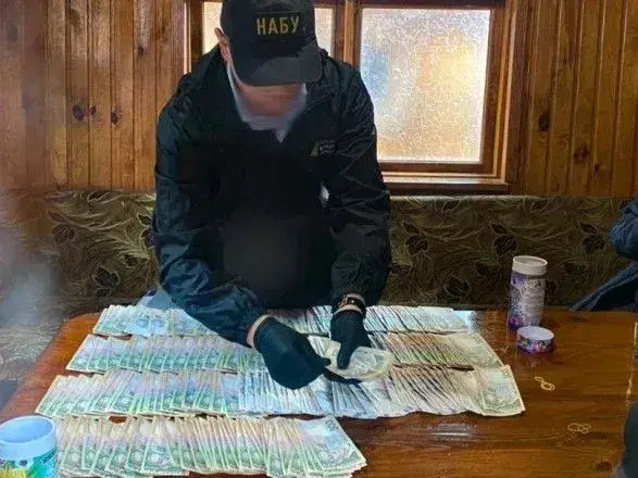 На Вінниччині на спробі підкупу голови ОДА викрито директора держпідприємства