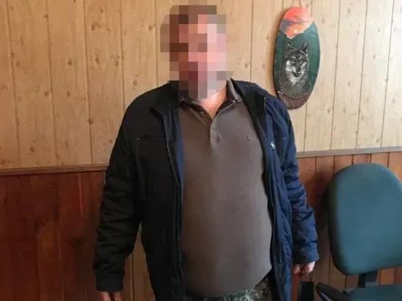 На Закарпатті судитимуть лісника за отримання 1,2 тисячі доларів хабара