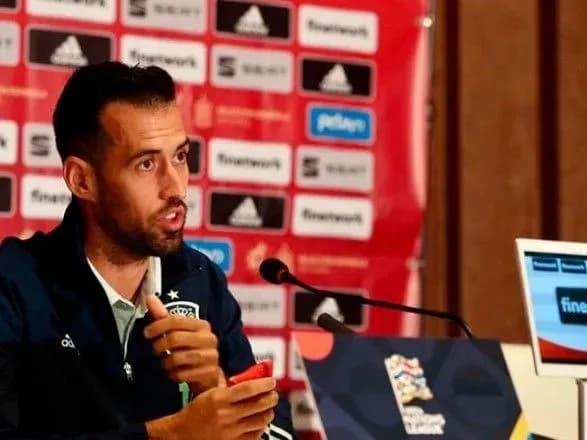 Півзахисник Бускетс про гру з Україною: ця команда здатна демонструвати якісний футбол