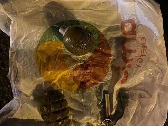 У Києві арештували двох осіб через підозру у розбійному нападі на підприємця у центрі міста