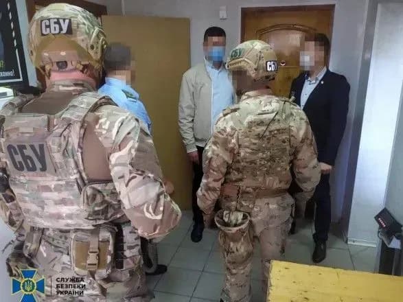 Керівника митного посту підозрюють у незаконному експорті зерна в ЄС