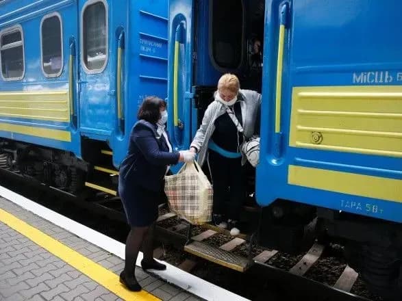 “Укрзалізниця” призупинила продаж квитків до Івано-Франківська, Тернополя та Хмельницького