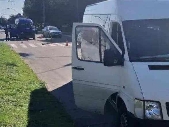 У Запоріжжі внаслідок ДТП за участю пішохода та двох автомобілів постраждало троє осіб