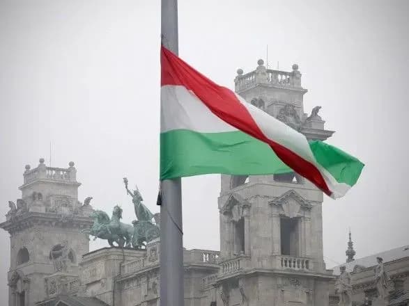 На Закарпатті Держсекретар Угорщини агітував за одну з партій – Опора