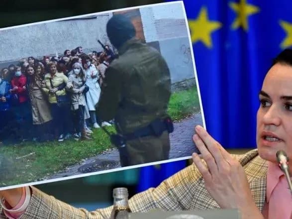 Білорусь: Тіхановська зажадала від силовиків перейти на бік опозиції