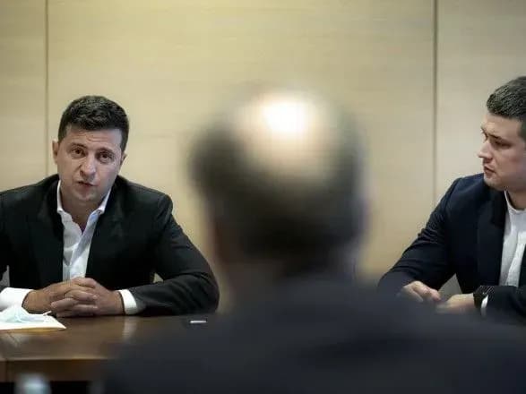 Ніхто від COVID-хворих гроші не забирав - Зеленський