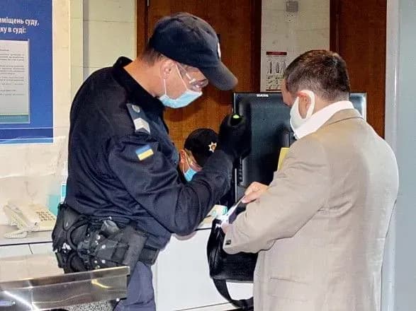 С начала пандемии в суды Украины не пустили более 2,3 тысячи граждан с симптомами ОРВИ