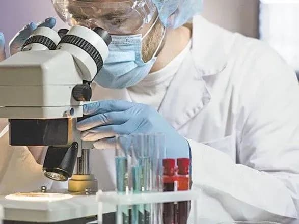 Коронавирус за сутки подтвердили у еще 344 детей и 356 медиков