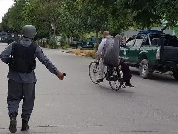 В столице Афганистана из-за теракта погибли 10 человек, десятки ранены