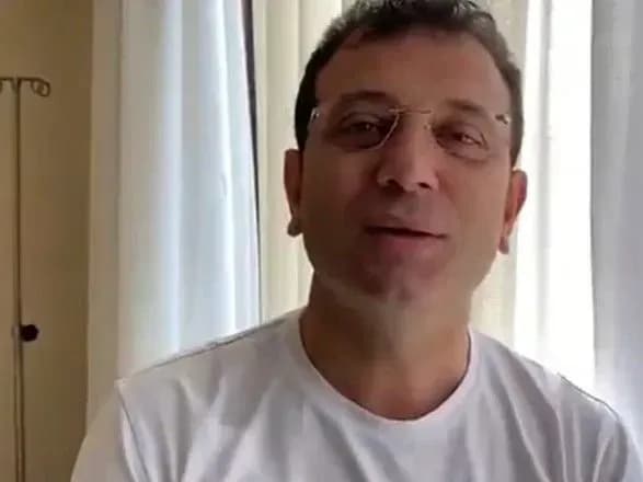 Мер Стамбула заразився COVID-19