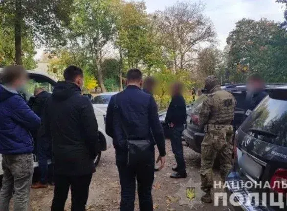 Компромат, недійсні бюлетені і зміна виборчих адрес: які порушення фіксували у "день тиші"