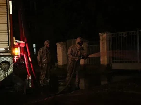 У Дніпрі провели санітарну обробку територій, прилеглих до виборчих дільниць