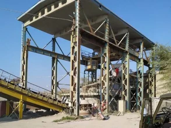 На Миколаївщині під час ремонтних робіт чоловік впав до дробильної машини