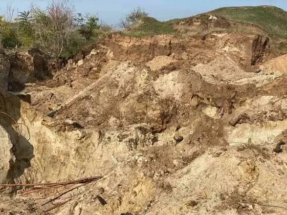 У Миколаєві внаслідок обвалу ґрунту загинула дитина