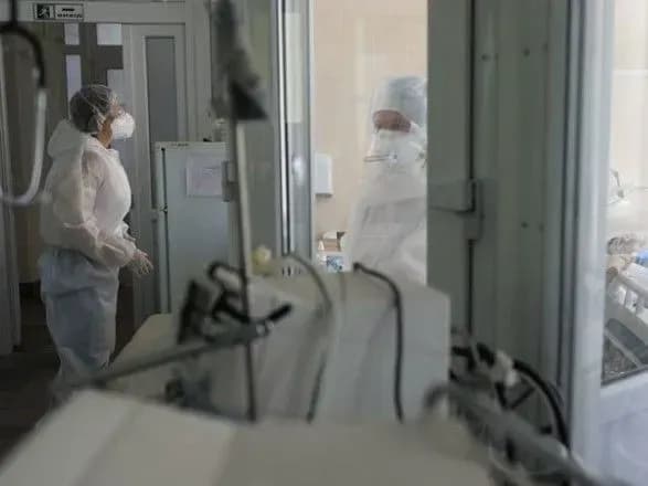 В Україні вже 378 тис. випадків COVID-19, за добу антирекорд - 8 312