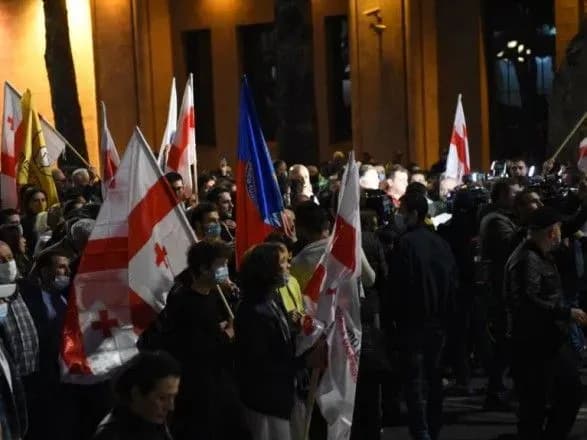 Вибори в Грузії: правляча партія перемагає, опозиція починає протести