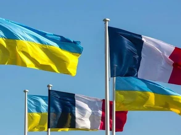 МИД: Франция поддерживает решимость Зеленского в ситуации с КСУ