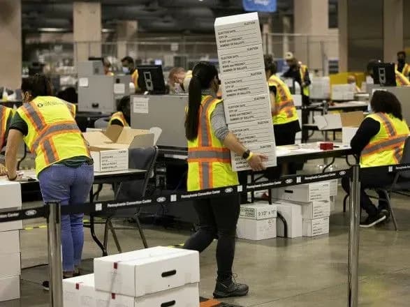 Вибори в США: Байден набирає вже 264 з 270 голосів, підрахунок триває